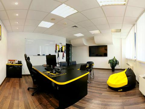 комерційна за адресою Науки просп., 3