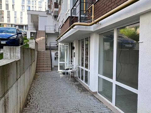 комерційна за адресою Малоголосківська вул., 44