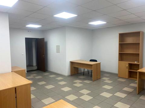 комерційна за адресою Левка Лук'яненка вул. (Маршала Тимошенка), 29-В