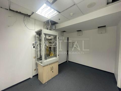 комерційна за адресою Богдана Хмельницького вул., 52а