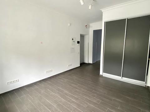 комерційна за адресою Межигірська вул., 56/50