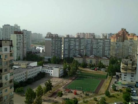 квартира за адресою Лариси Руденко вул., 10-В