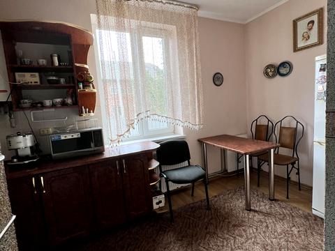 будинок за адресою Євгена Коновальця вул., 200