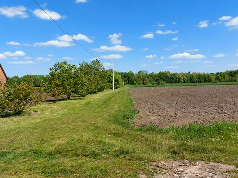 участок по адресу Молодіжна, 40