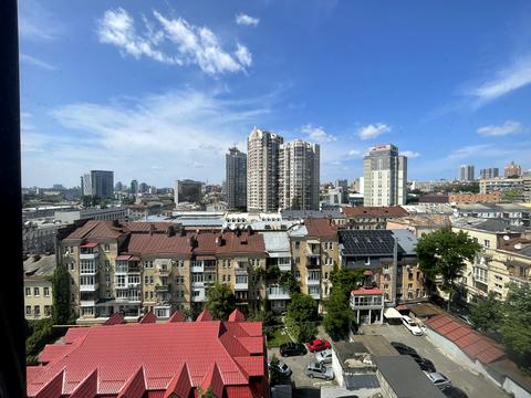 квартира за адресою Назарівська вул. (Вєтрова), 23-А