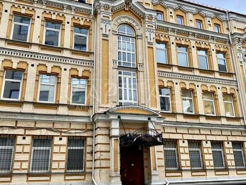 комерційна за адресою Михайлівська вул., 12-Б