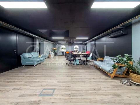 комерційна за адресою Воздвиженська вул., 47