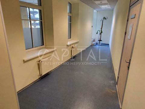 комерційна за адресою Ігорівська вул., 1