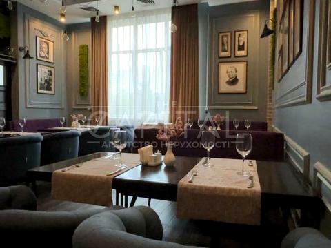 комерційна за адресою Срібнокільська вул., 12