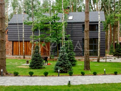 будинок за адресою Набережна вул.