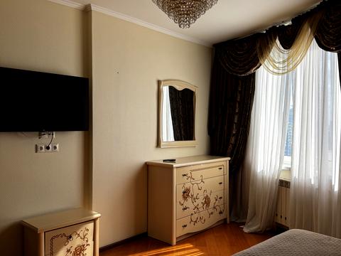 квартира за адресою Дніпровська набережна вул., 25