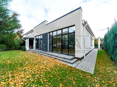 будинок за адресою Зоряна вул.