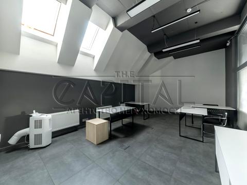 комерційна за адресою Богдана Хмельницького вул., 3