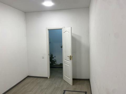 комерційна за адресою Червона вул., 3
