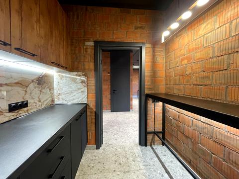 комерційна за адресою Джона Маккейна вул. (Івана Кудрі), 1