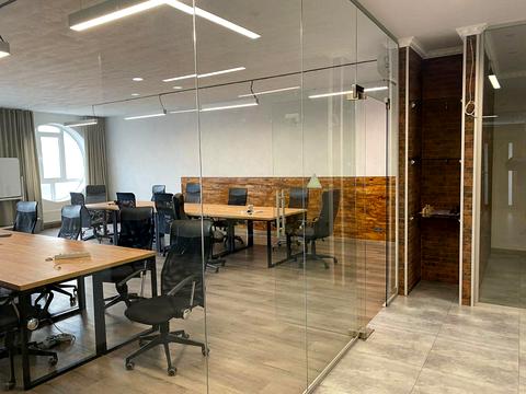 комерційна за адресою Кловський узвіз, 7a