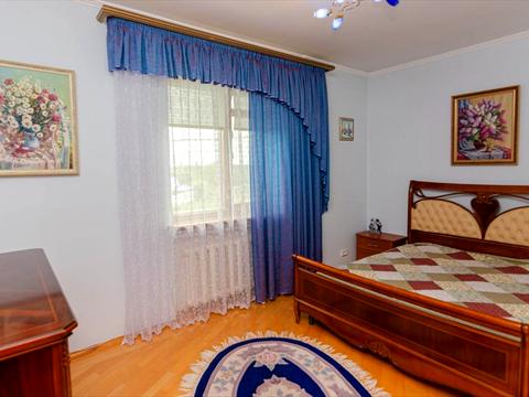 будинок за адресою кременчуцька, 1