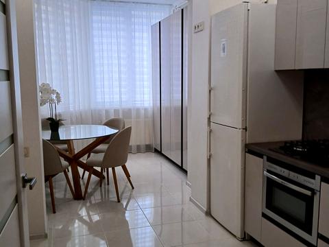 квартира за адресою Абрикосова вул., 5