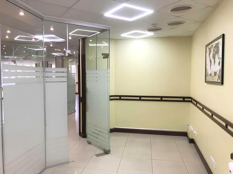 комерційна за адресою Лесі Українки бульв., 7-Б