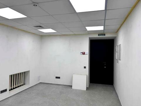 комерційна за адресою Володимирська вул., 6