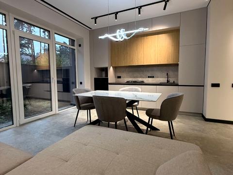 будинок за адресою Сім'ї Шкарівських вул.