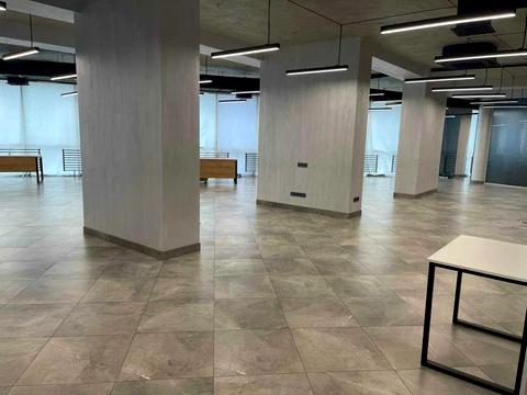 комерційна за адресою Валерія Лобановського просп., 140