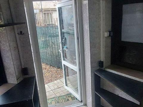 комерційна за адресою центральна, 6