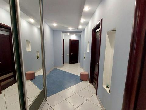 квартира за адресою Анни Ахматової вул., 31