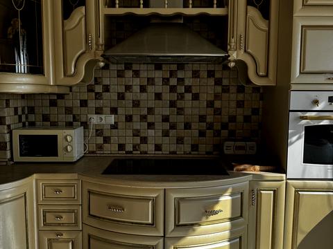 квартира за адресою Дніпровська набережна вул., 25