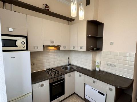 квартира за адресою Василя Тютюнника вул. (Анрі Барбюса), 32