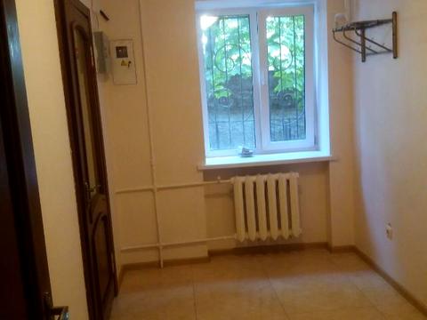 комерційна за адресою Кам'янецька вул., 84