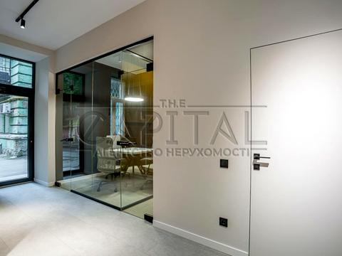 комерційна за адресою Богдана Хмельницького вул., 9