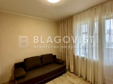 квартира по адресу Ларисы Руденко ул., 6