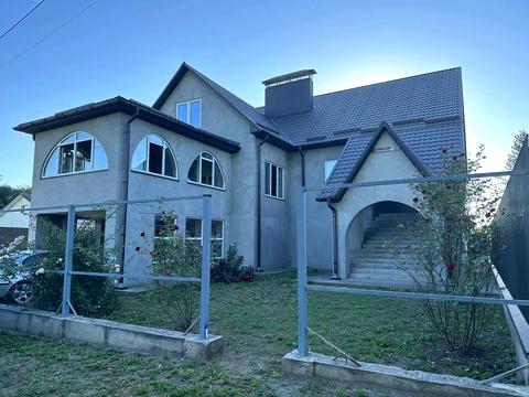 будинок за адресою Приозерна вул.