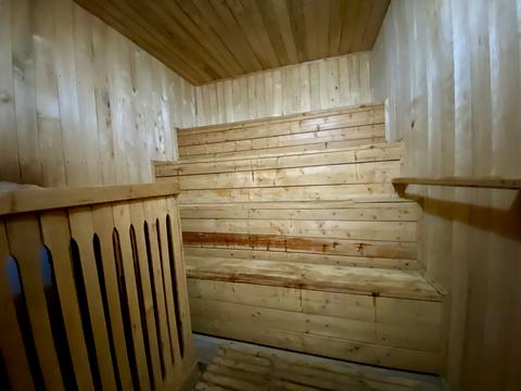 комерційна за адресою Казарського вул., 1/2