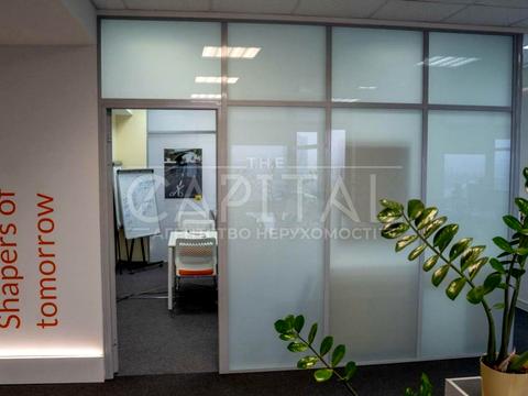 комерційна за адресою Лесі Українки бульв., 34