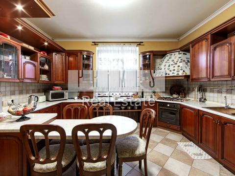 будинок за адресою Молодіжна вул. (леніна)