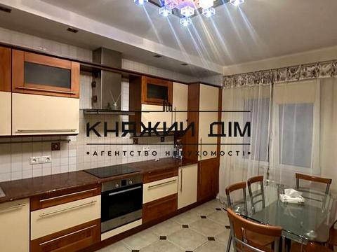 квартира за адресою Драгоманова вул., 1-Б