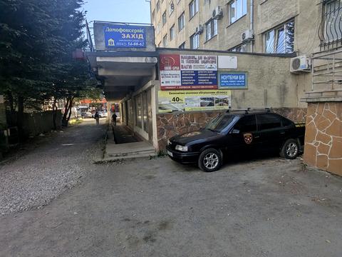 комерційна за адресою Тичини вул., 8а