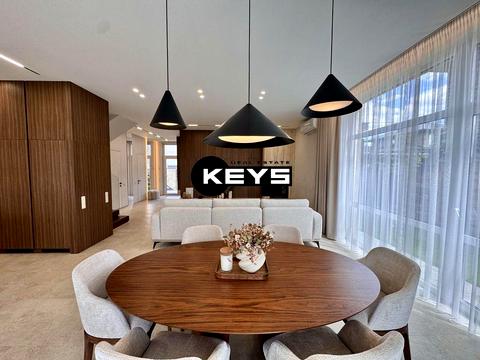 будинок за адресою Квітнева вул., 2