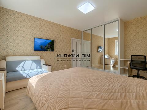 квартира за адресою Рея Бредбері вул., 5/15