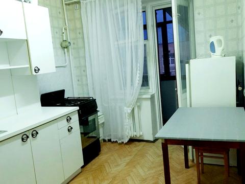 квартира за адресою Андрія Первозванного вул. (Стахурського), 2