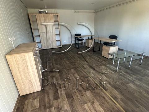 комерційна за адресою Березняківська вул., 17А