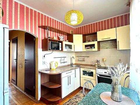 квартира за адресою Ревуцького вул., 44