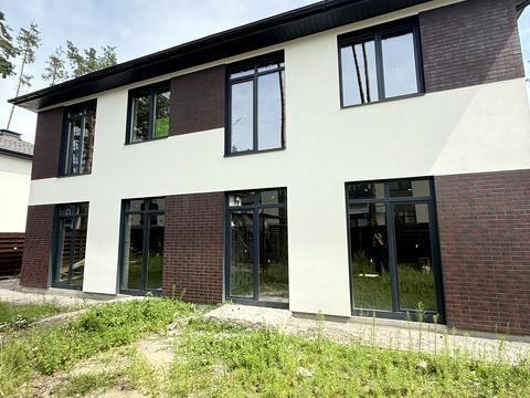 будинок за адресою Патріотів