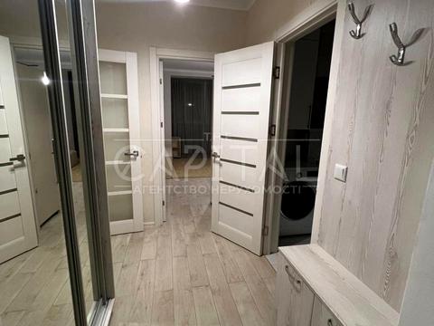 квартира за адресою Академіка Лебедєва вул., 1
