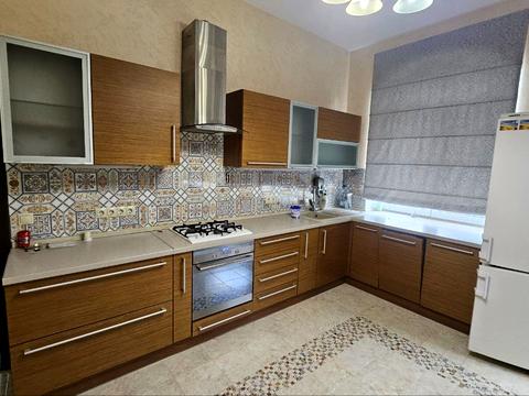 будинок за адресою Яблунева, 33