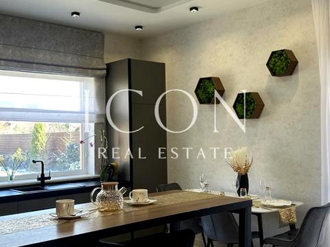 будинок за адресою Абрикосова вул.