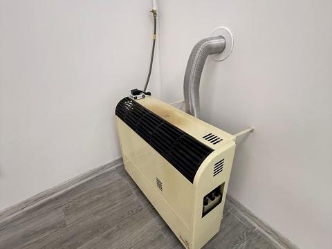 комерційна за адресою Генерала Петра Григоренка пл. (Перемоги), 4