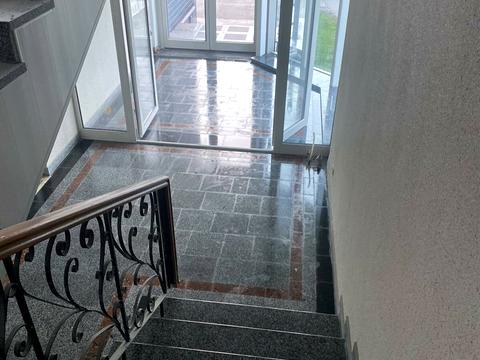 комерційна за адресою проспект Л. Українки, 54 А